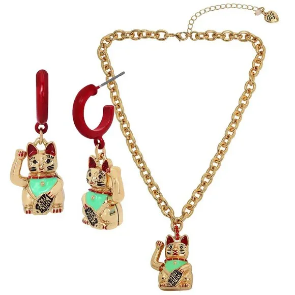 BETSEY JOHNSON PENDANT NECKLACE & EARRINGS SET LUCKING OUT LUCKY CAT - Picture 1 of 9